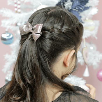 Peinado de fiesta elegante con doble trenza francesa