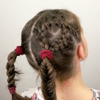 Trenza cruzada terminando en trenza de espina de pez