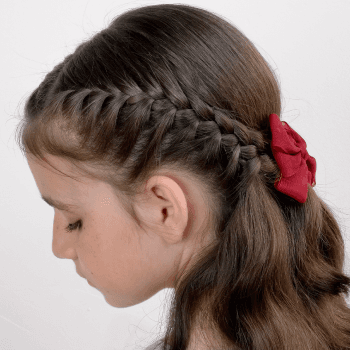Peinado sencillo para niñas con dos finales