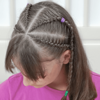 Peinado con trenzas pegadas en forma de estrella